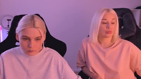 Snapshot of hottyblonds chatting on February 2025 12:14:02 PM Nessie and Jessie online show from February 2025 12:14:02 PM