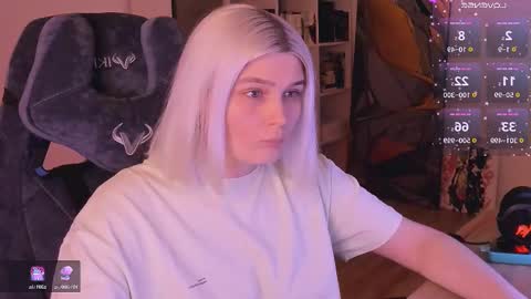 Snapshot of hottyblonds chatting on February 2025 10:47:02 PM Nessie and Jessie online show from February 2025 10:47:02 PM