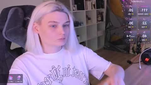 Snapshot of hottyblonds chatting on February 2025 03:41:02 PM Nessie and Jessie online show from February 2025 03:41:02 PM