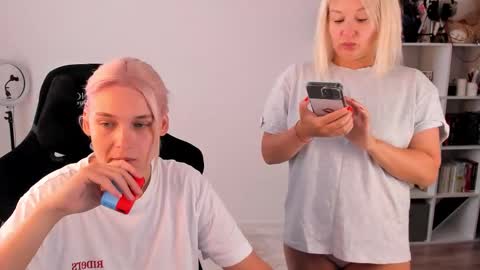 Snapshot of hottyblonds chatting on September 2025 11:23:02 AM Nessie and Jessie online show from September 2025 11:23:02 AM