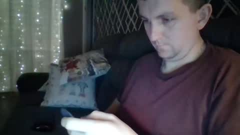 hotuk86 online show from January 2025 09:30:02 PM