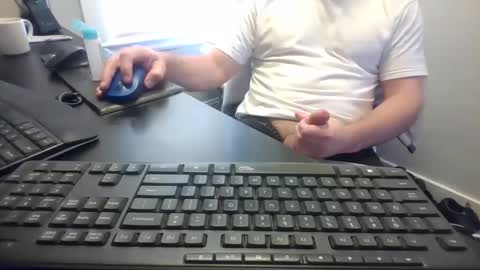 Snapshot of hoverday chatting on April 2026 03:42:02 PM hoverday online show from April 2026 03:42:02 PM