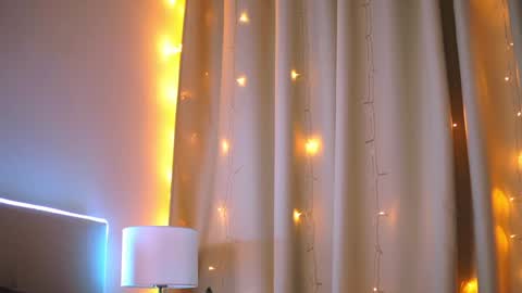 Snapshot of howimeturmum chatting on December 2024 10:50:02 AM ash. see u on sunday online show from December 2024 10:50:02 AM