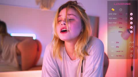 Snapshot of howimeturmum chatting on January 2025 06:57:01 AM ash. see u on sunday online show from January 2025 06:57:01 AM