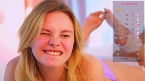 Snapshot of howimeturmum chatting on February 2025 09:11:01 AM ash. see u on sunday online show from February 2025 09:11:01 AM