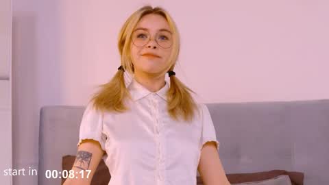 Snapshot of howimeturmum chatting on September 2025 03:45:01 PM ash. see u on sunday online show from September 2025 03:45:01 PM