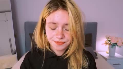 Snapshot of howimeturmum chatting on October 2025 05:23:02 PM ash. see u on sunday online show from October 2025 05:23:02 PM