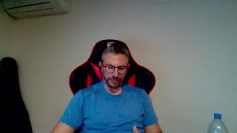 Snapshot of huge__cumshot chatting on February 2026 06:14:01 PM huge__cumshot online show from February 2026 06:14:01 PM