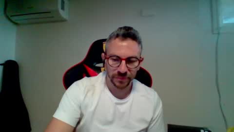 Snapshot of huge__cumshot chatting on April 2026 02:25:02 PM huge__cumshot online show from April 2026 02:25:02 PM