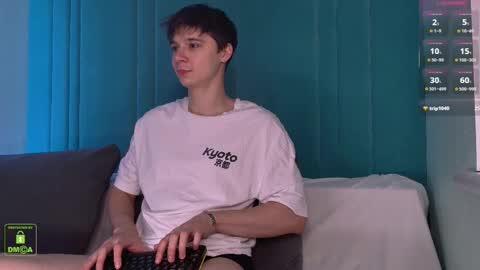 Snapshot of hugebangins_ chatting on October 2025 04:26:01 AM ANTHONY online show from October 2025 04:26:01 AM