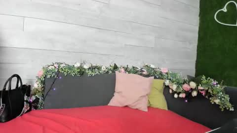 Snapshot of hugeboobserin chatting on January 2026 04:26:01 AM Erin online show from January 2026 04:26:01 AM