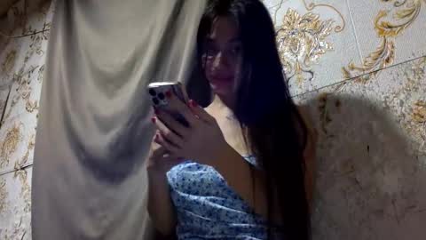 Snapshot of hugecockbella04 chatting on October 2025 03:10:01 PM Bella Fox online show from October 2025 03:10:01 PM