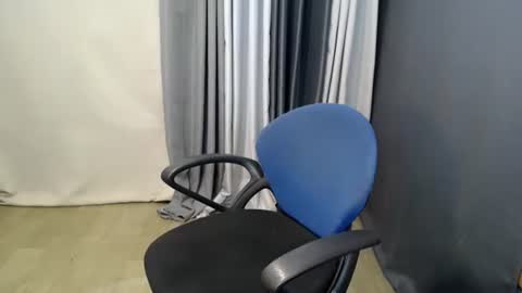 hugecockjames09 online show from September 2025 08:03:02 AM