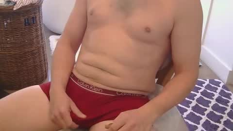 hugejass25 online show from February 2026 05:44:01 PM