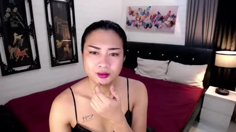 Snapshot of hugemusclecockts chatting on October 2025 07:17:01 AM yesha fox online show from October 2025 07:17:01 AM