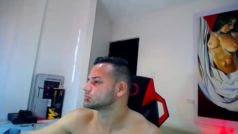 Snapshot of hugo_19cm chatting on November 2025 05:34:02 PM hugo19cm online show from November 2025 05:34:02 PM