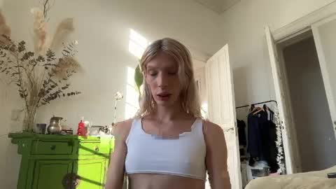 Alice help me reach 100 likes  online show from April 2026 07:31:02 PM