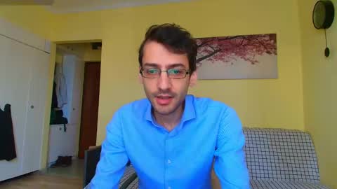 Snapshot of hungeddy chatting on December 2025 08:45:01 AM Eddy online show from December 2025 08:45:01 AM