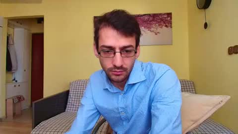 Snapshot of hungeddy chatting on December 2025 09:15:02 AM Eddy online show from December 2025 09:15:02 AM