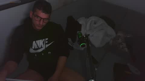 Snapshot of hungryboyyb chatting on December 2025 07:10:01 PM LittleDevilXo1999 online show from December 2025 07:10:01 PM