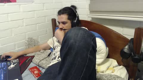 Snapshot of hungweeb chatting on December 2024 03:43:01 AM Rod online show from December 2024 03:43:01 AM