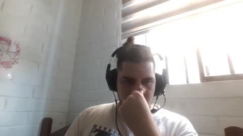 Snapshot of hungweeb chatting on January 2026 07:40:01 PM Rod online show from January 2026 07:40:01 PM