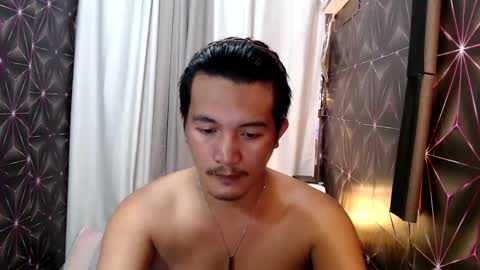 hunkylloyd online show from January 2025 02:03:02 AM