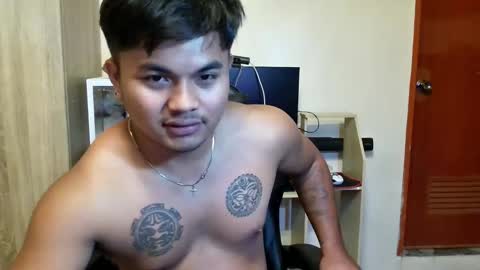 hunkyzeus online show from April 2026 05:04:02 PM