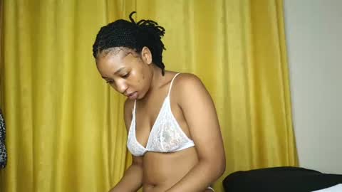 Snapshot of hunsweetpie chatting on November 2025 03:38:02 AM hunsweetpie online show from November 2025 03:38:02 AM