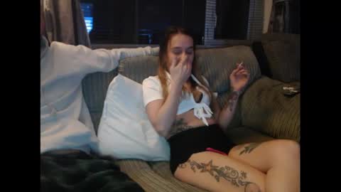 Snapshot of hunterandesme chatting on January 2025 07:58:02 PM HunterandEsme online show from January 2025 07:58:02 PM