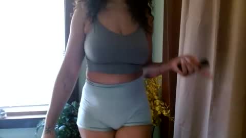 Snapshot of hunyybunz chatting on November 2025 06:15:01 PM Goddess Hunyy online show from November 2025 06:15:01 PM