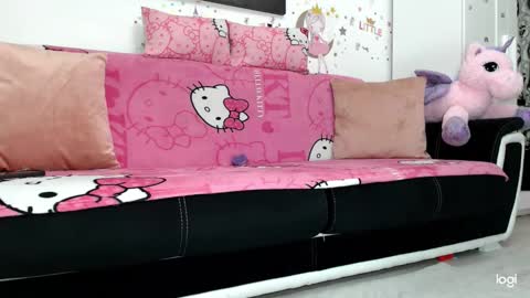 Kayla online show from October 2025 02:43:02 AM