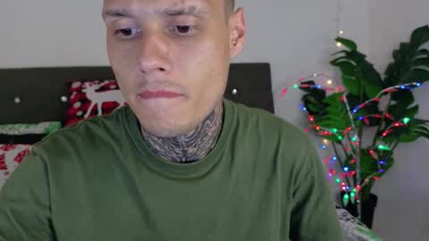 Snapshot of hyb_noctilux chatting on December 2025 02:39:01 AM Call me sinner... online show from December 2025 02:39:01 AM