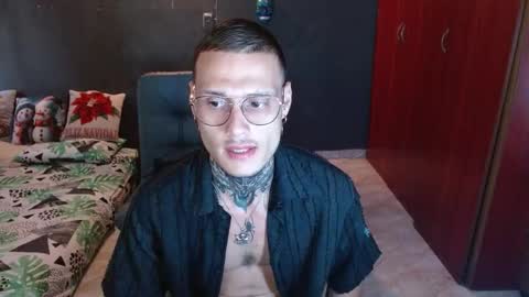 Snapshot of hyb_noctilux chatting on December 2025 05:51:02 PM Call me sinner... online show from December 2025 05:51:02 PM