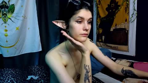 Snapshot of hyeon_jin chatting on January 2025 03:42:01 AM Hyeon Jin online show from January 2025 03:42:01 AM