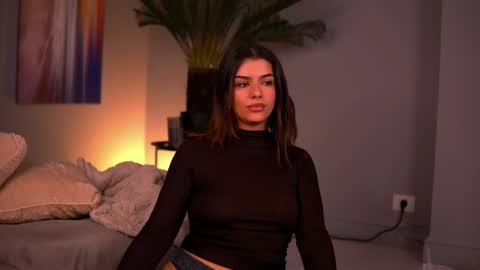 hypnoeyess online show from April 2026 06:57:02 PM