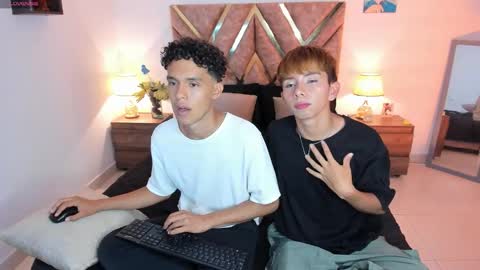 Son Hyunjin online show from November 2025 07:01:02 PM