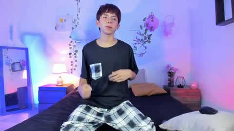 Son Hyunjin online show from April 2026 11:29:02 PM