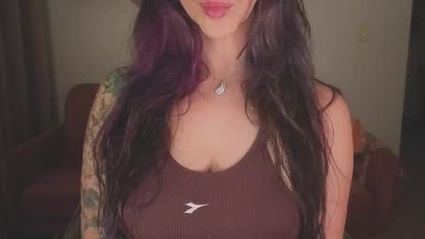 Snapshot of i_cant_believe_its_you chatting on December 2025 05:25:01 AM Lana Banana online show from December 2025 05:25:01 AM