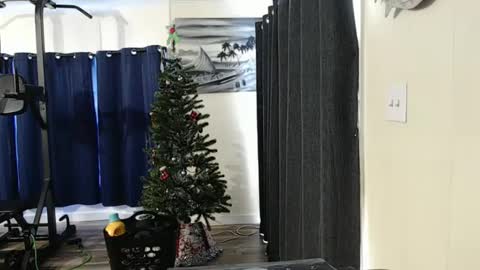 Snapshot of i_fetishize_u chatting on January 2025 05:41:01 PM ShortStuff online show from January 2025 05:41:01 PM