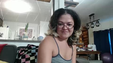 Snapshot of i_fetishize_u chatting on January 2025 06:27:01 PM ShortStuff online show from January 2025 06:27:01 PM