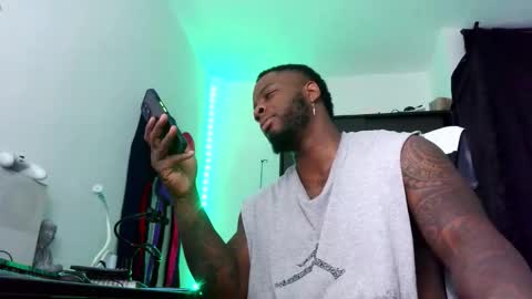 Snapshot of iam_hotbbc chatting on October 2025 02:37:02 AM Mr H Independent model online show from October 2025 02:37:02 AM