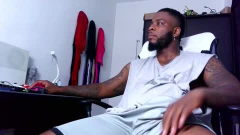 Snapshot of iam_hotbbc chatting on November 2025 04:46:02 AM Mr H Independent model online show from November 2025 04:46:02 AM