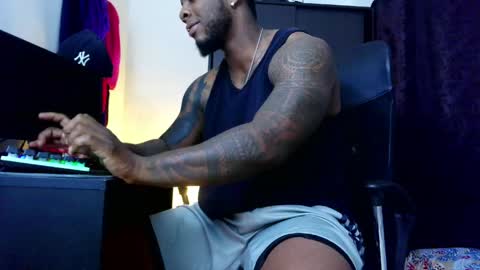 Mr H Independent model online show from March 2026 01:06:02 AM