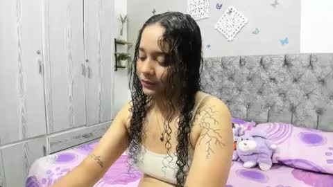 iam_mai online show from February 2025 03:01:02 AM