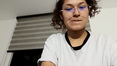 On instagram Imm  NikkiHelp me reach 100 likes online show from February 2025 01:40:01 AM