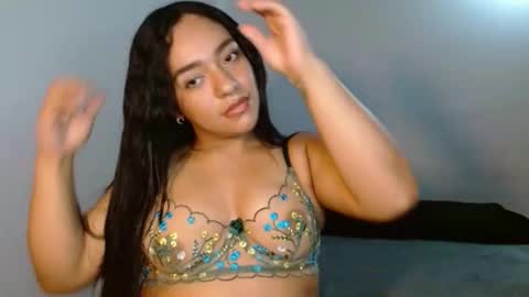 iam_paolax online show from December 2025 12:29:01 AM