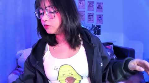 Zoe 3 online show from September 2025 04:25:02 AM