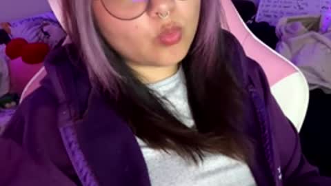 Zoe 3 online show from June 2026 01:40:01 AM