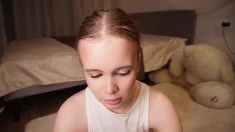 Snapshot of iamclaire_ chatting on December 2025 10:03:01 PM Claire online show from December 2025 10:03:01 PM